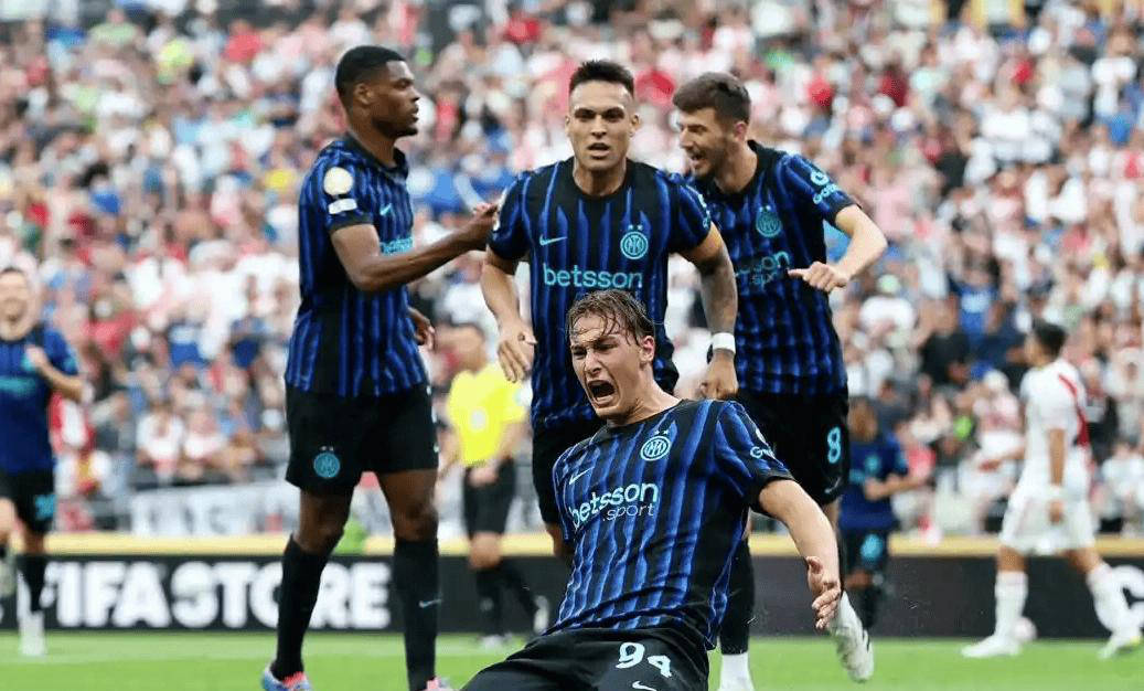 滚入洞内 滚入洞内