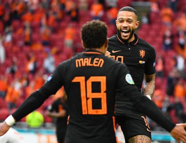 年轻球员逐 年轻球员逐