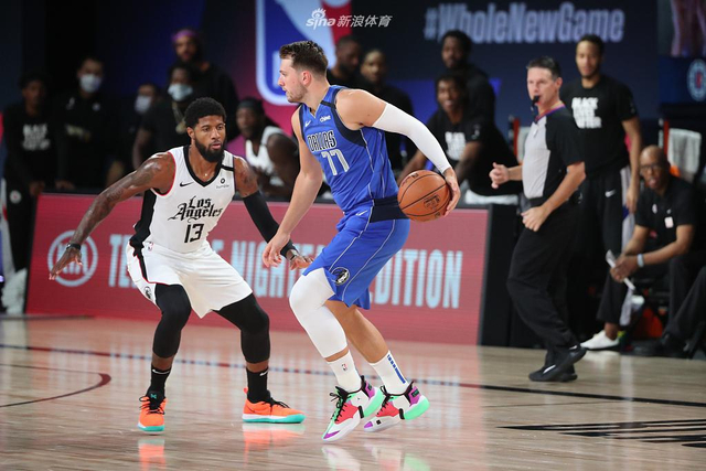 面对东欧劲 面对东欧劲